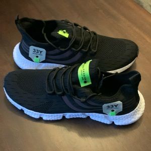 Men’s Athletic Tennis Shoes light Weight Size 11US